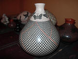 Mariposa pot by Blanca Ponce